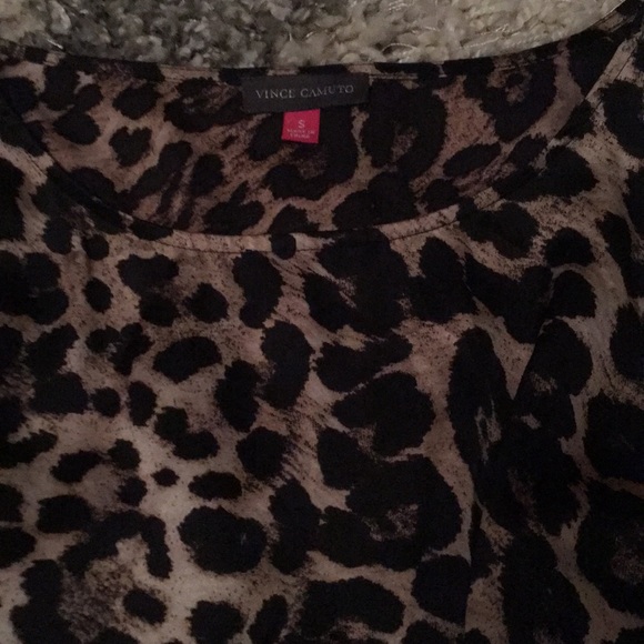 Women’s Vince Camuto Leopard Top - Picture 4 of 8